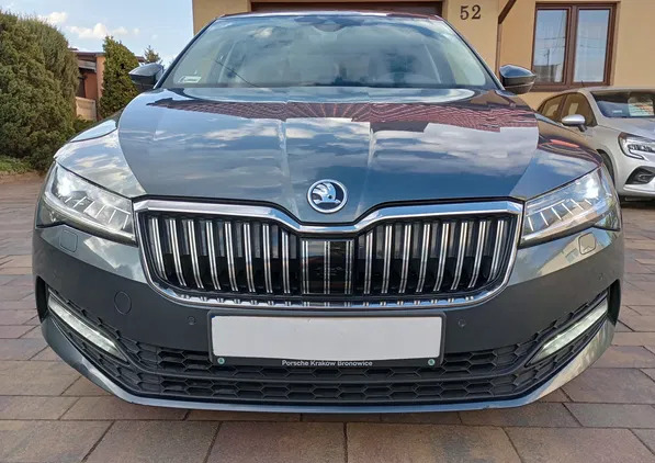 samochody osobowe Skoda Superb cena 89900 przebieg: 109000, rok produkcji 2020 z Żnin